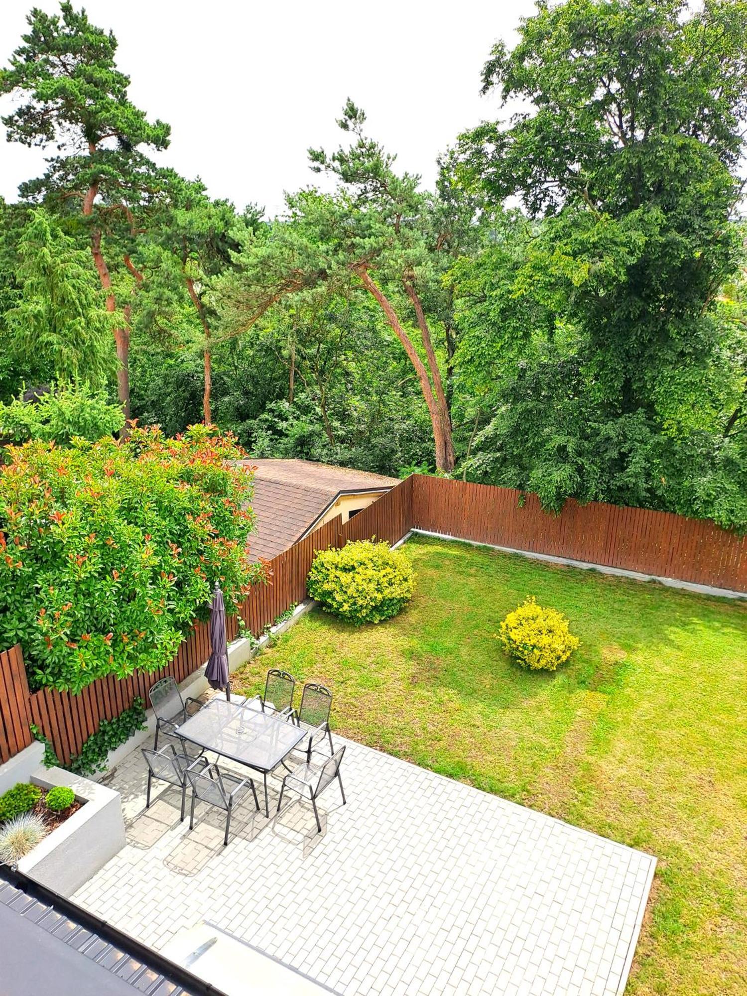 Apartmanovy Dum Se Zahradou V Klidne Casti Prahy Praag